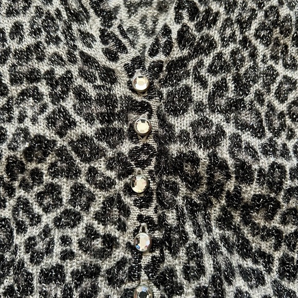 ✨NWOT Cute Cropped Metallic Gray / Black Leopard Cardigan w Jewel Buttons - S - Picture 3 of 4